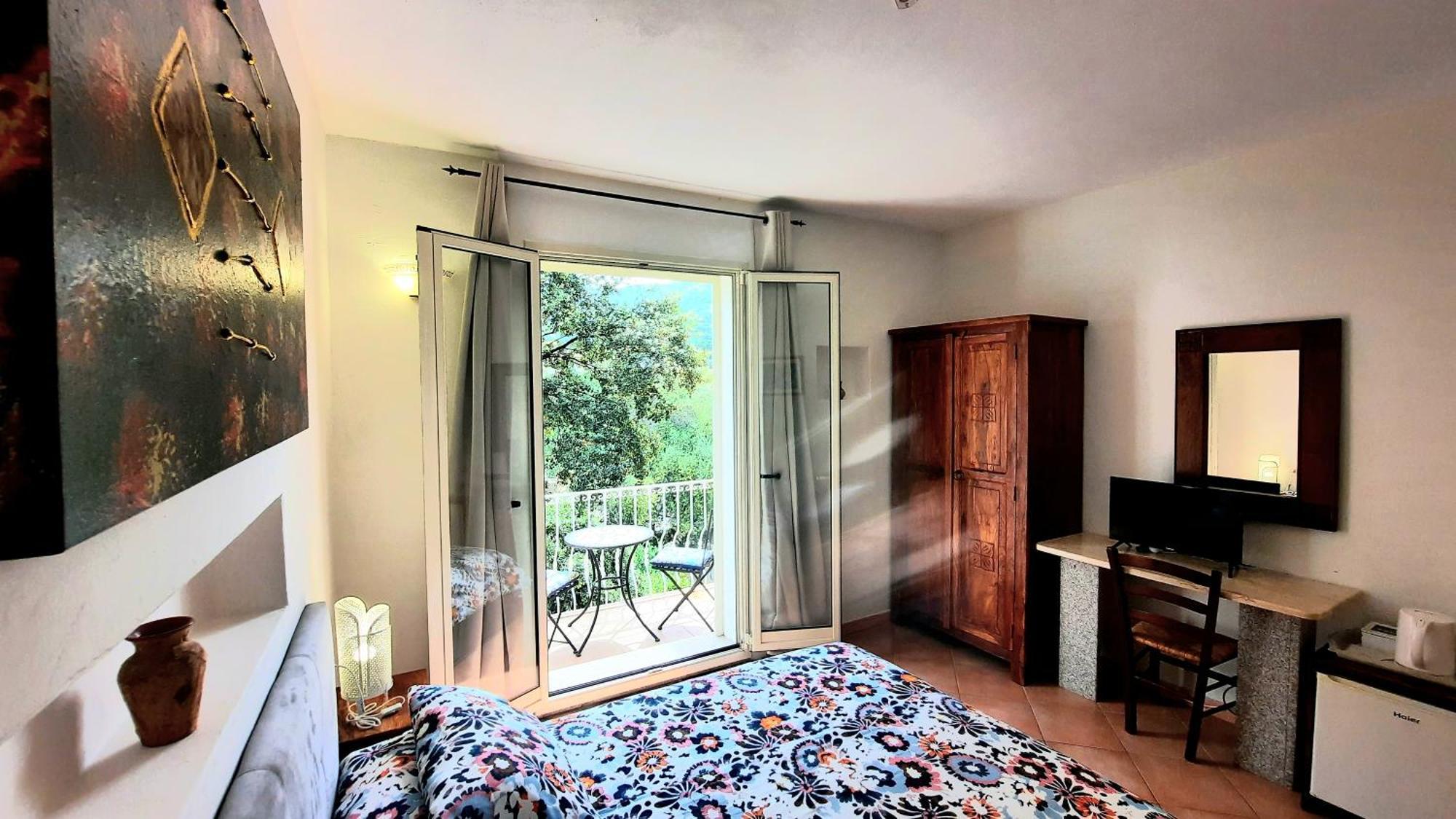 Villa Agnese Badesi Eksteriør billede