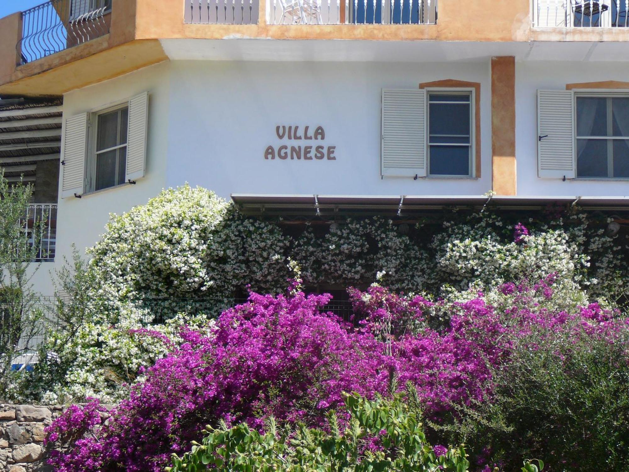 Villa Agnese Badesi Eksteriør billede